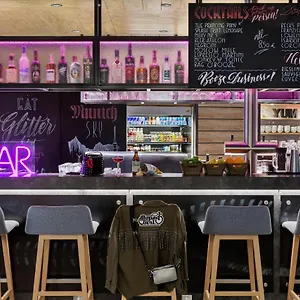 Moxy Ostbahnhof Hotel